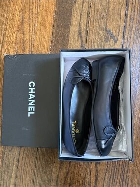 Black Leather Ballet Flats with Bow and CC Logo